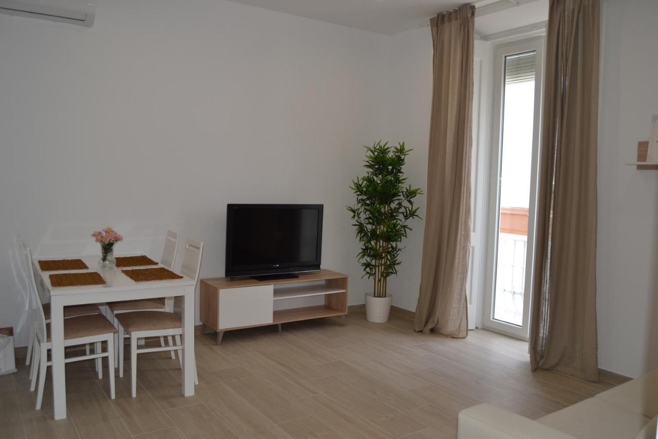 Lupa Apartment Cadiz
